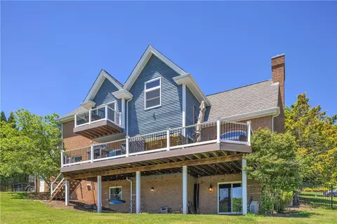 Exterior - 7 Hawthorne Ln, Irwin, PA 15642 photo 5 of 9
