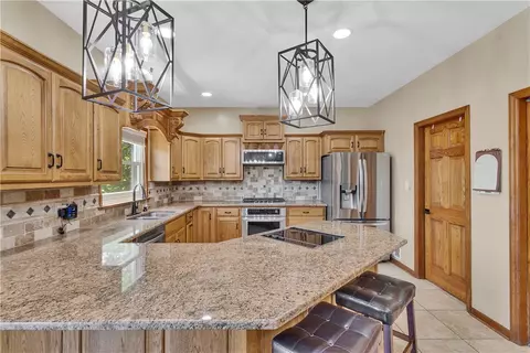 Kitchen - 7 Hawthorne Ln, Irwin, PA 15642 photo 3 of 3
