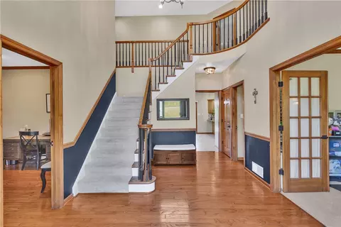 Entry Way - 7 Hawthorne Ln, Irwin, PA 15642 photo 1 of 5