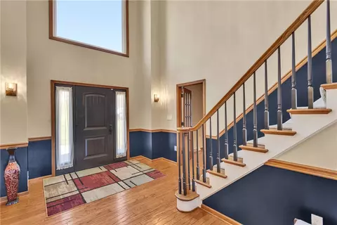 Entry Way - 7 Hawthorne Ln, Irwin, PA 15642 photo 3 of 5