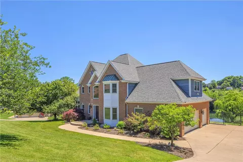 Exterior - 7 Hawthorne Ln, Irwin, PA 15642 photo 4 of 9