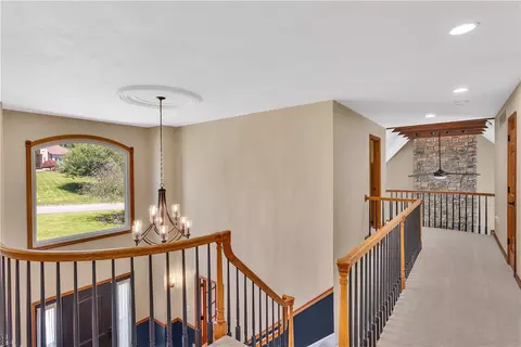 Entry Way - 7 Hawthorne Ln, Irwin, PA 15642 photo 5 of 5
