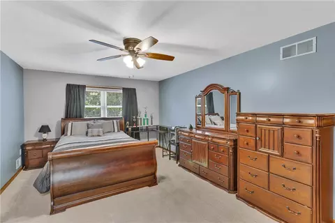 Bedroom - 7 Hawthorne Ln, Irwin, PA 15642 photo 3 of 5