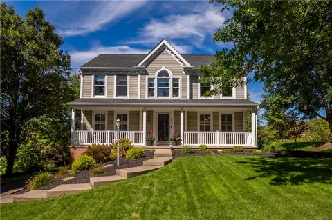 402 Pin Oak Dr, Mcdonald, PA 15057