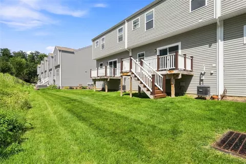 Exterior - 193 Lockheed Dr, Coraopolis, PA 15108 photo 3 of 4
