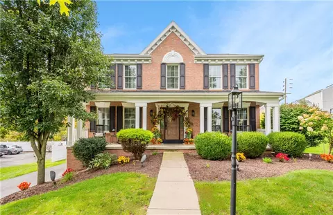 1009 Fieldstone Dr, Canonsburg, PA 15317
