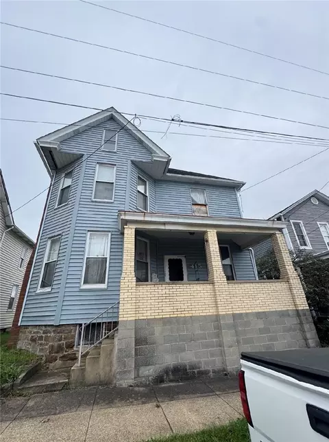 415 Saint Clair St, Latrobe, PA 15650