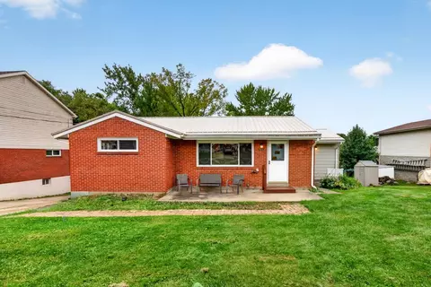 208 Burch Dr, Coraopolis, PA 15108