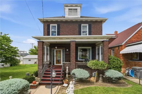 38 Franklin, Ellwood City, PA 16117