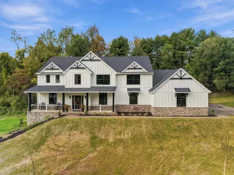 105 Old Indian Trail Rd, Pittsburgh, PA 15238
