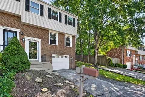 24 W Cortland Dr, Mckees Rocks, PA 15136