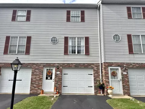 1303 Blue Stone Dr, Greensburg, PA 15601