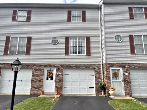 1303 Blue Stone Dr, Greensburg, PA 15601