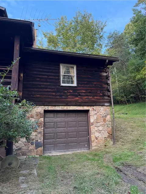 Exterior - 265 Jack Rd, Vandergrift, PA 15690 photo 3 of 8