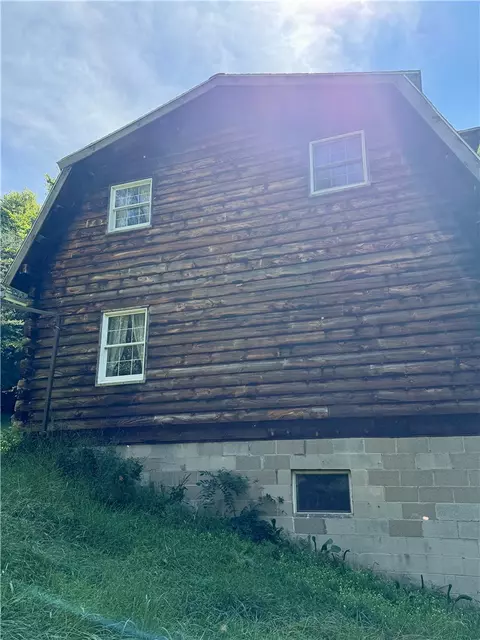Exterior - 265 Jack Rd, Vandergrift, PA 15690 photo 2 of 8