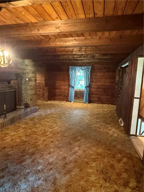 Living - 265 Jack Rd, Vandergrift, PA 15690 photo 3 of 4