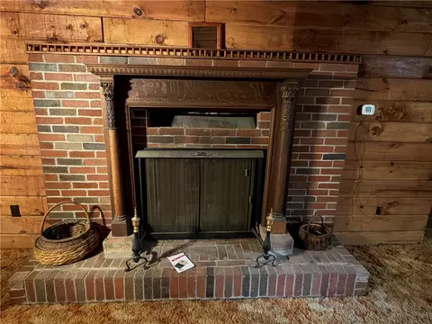 Living - 265 Jack Rd, Vandergrift, PA 15690 photo 4 of 4