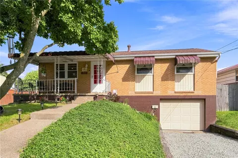 1544 Loretta Dr, Pittsburgh, PA 15235