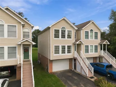 132 Odinwood Ct, Greensburg, PA 15601