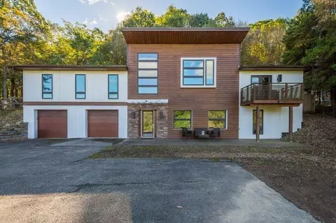 1645 Pegher Ln, Sewickley, PA 15143