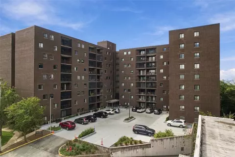 5600 Munhall Rd #803, Pittsburgh, PA 15217