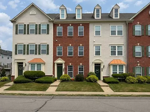 302 Fairgate Dr, Wexford, PA 15090