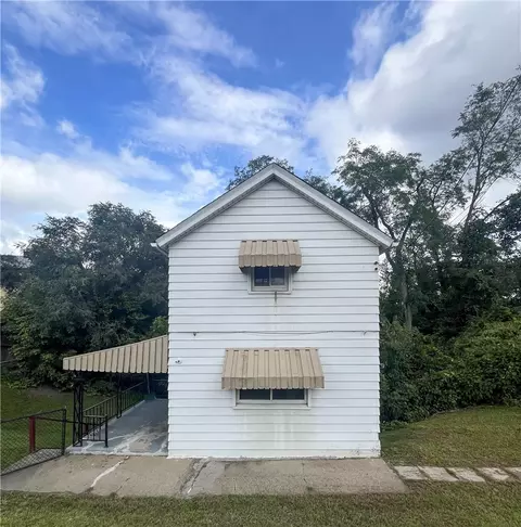 1360 Center St, Mckees Rocks, PA 15136