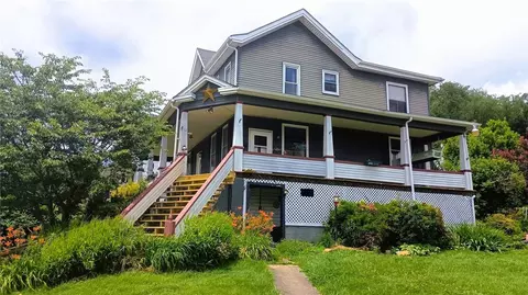 712 Depot St, Youngwood, PA 15697