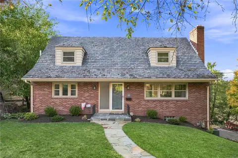 19 Sigrid Dr, Carnegie, PA 15106