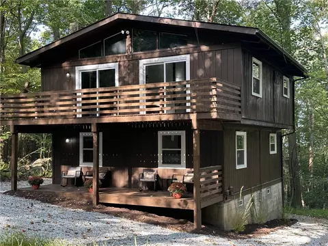 155 Maple Rd, Acme, PA 15610