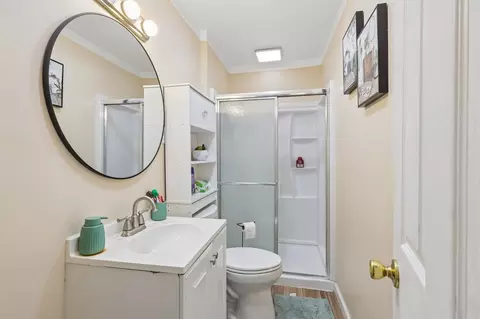 Bath - 107 Hillview Rd, Clairton, PA 15025 photo 1 of 2