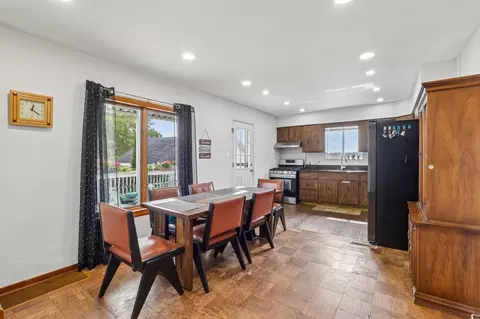 Dining - 107 Hillview Rd, Clairton, PA 15025 photo 1 of 2