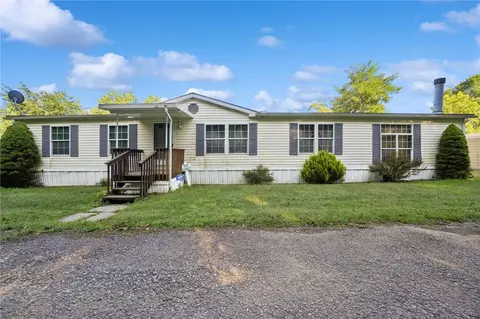 736 Sunset Dr, Donegal, PA 15628