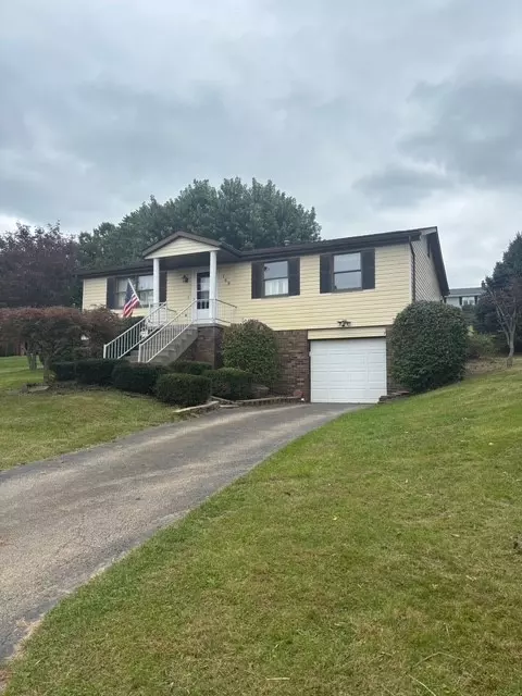 169 Melissa Dr, Mount Pleasant, PA 15666