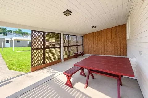 Exterior - 429 Longfellow St, Vandergrift, PA 15690 photo 2 of 4