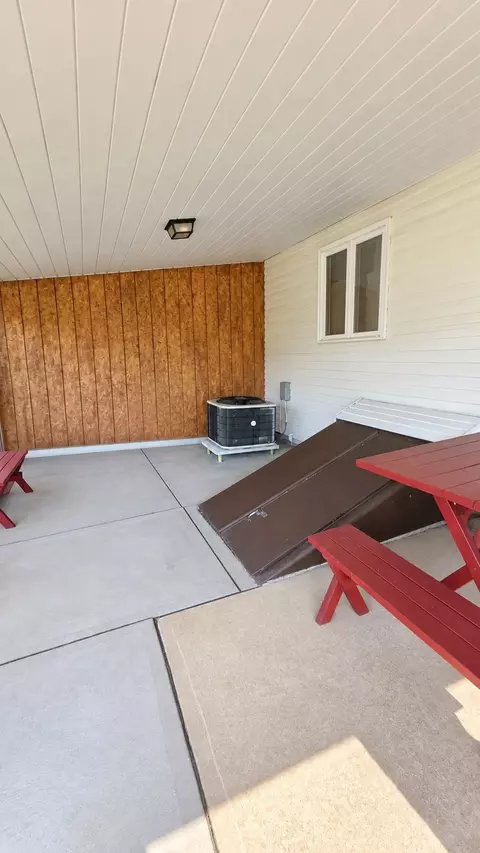 Exterior - 429 Longfellow St, Vandergrift, PA 15690 photo 3 of 4