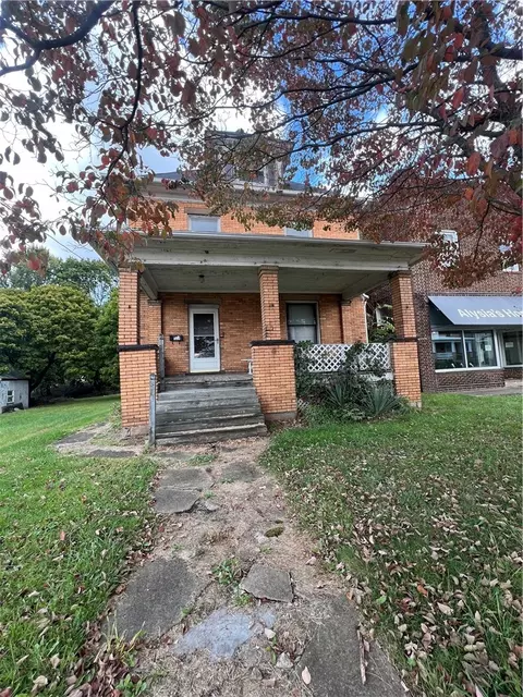 1031 E Washington St, New Castle, PA 16101