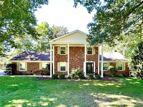 3411 Banberry Ln, New Castle, PA 16105