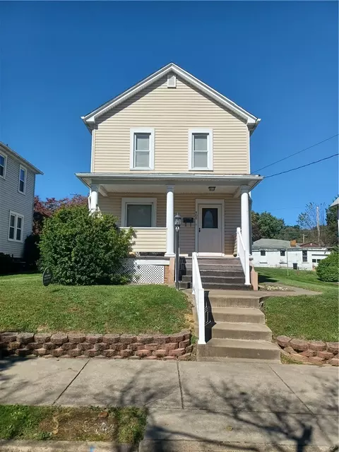 408 1st Ave, Ellwood City, PA 16117