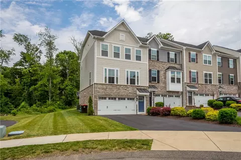 160 Cole Dr, Mckees Rocks, PA 15136