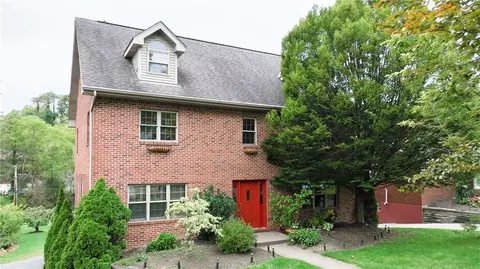 1286 Lakemont Dr, Pittsburgh, PA 15243