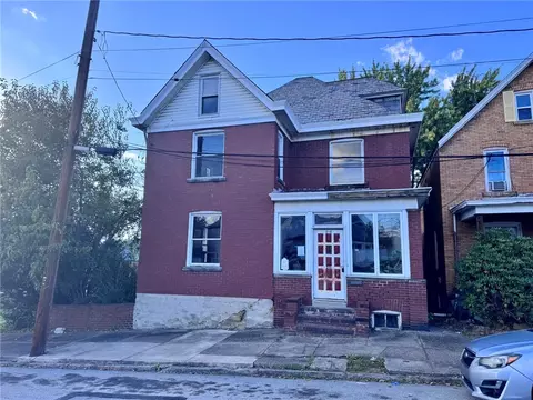 215 S 2nd St, Jeannette, PA 15644