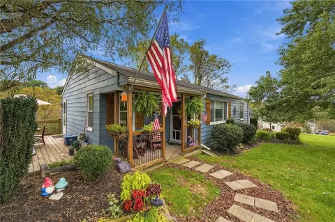 2578 Elgro Rd, Gibsonia, PA 15044