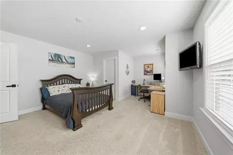 Bedroom - 325 Crest Ln, Mars, PA 16046 photo 4 of 6