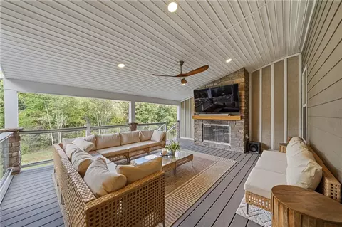 Exterior - 325 Crest Ln, Mars, PA 16046 photo 3 of 10