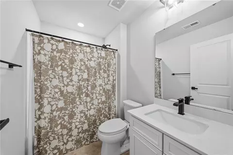 Bath - 325 Crest Ln, Mars, PA 16046 photo 6 of 7