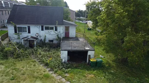 275 S Duffy Rd, Butler, PA 16001