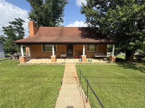 3 Arnold Dr, Verona, PA 15147