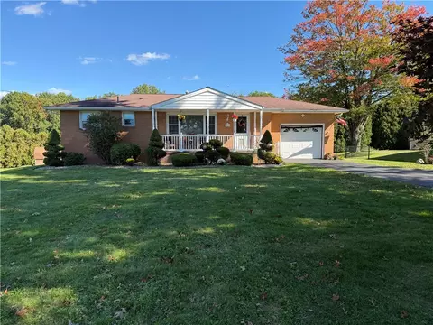 619 S Mercer Ave, Hermitage, PA 16148