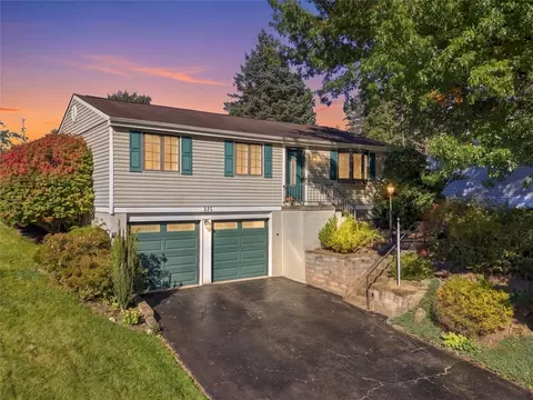 335 Sunridge Dr, Freedom, PA 15042